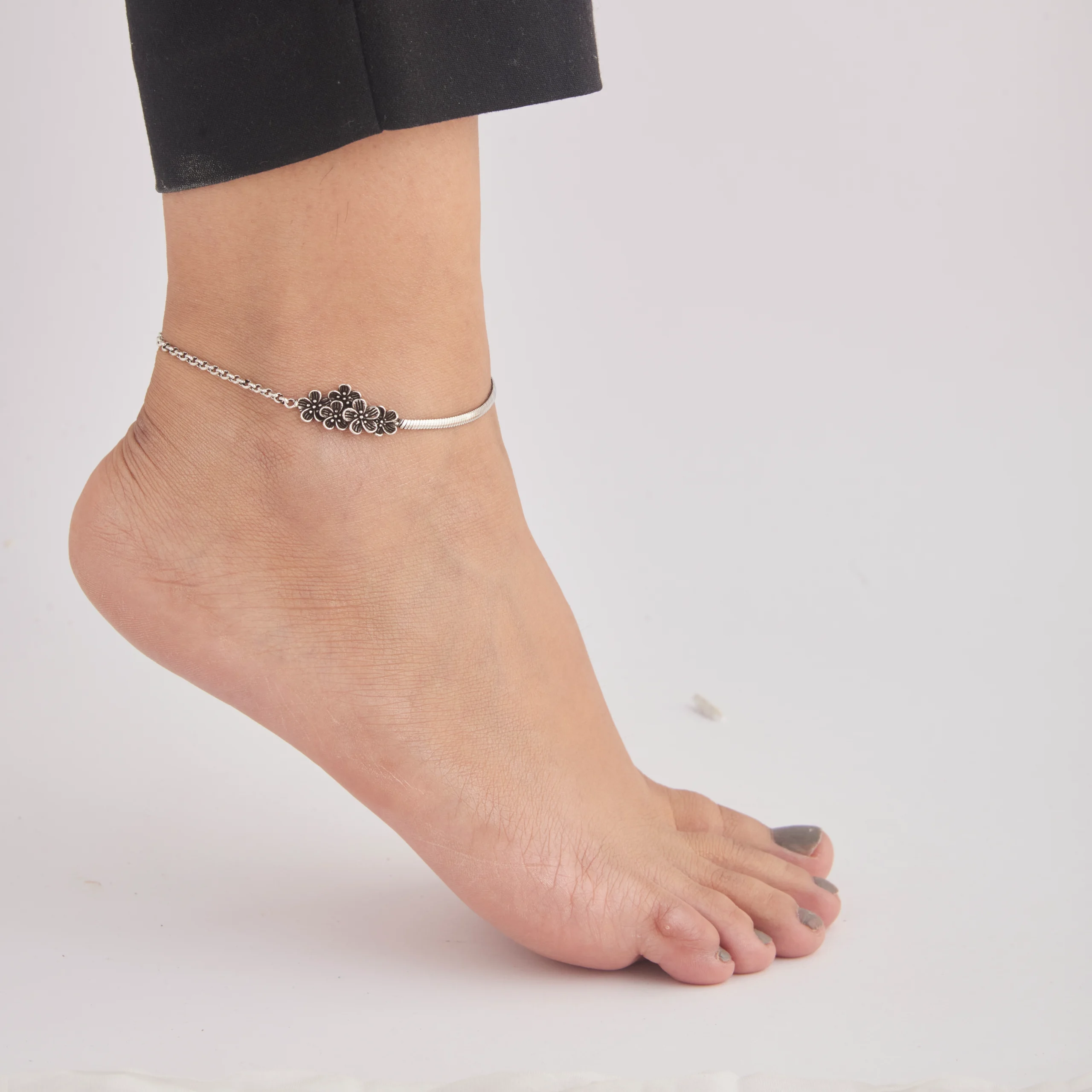 925 silver floral charm anklet 925 silver floral charm anklet